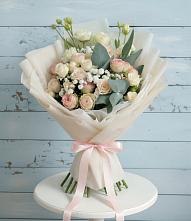 Букет цветов из:  Розы и Лизиантусы в Гайдуке