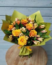 Букет цветов из:  Альстромерии и Розы в Гайдуке