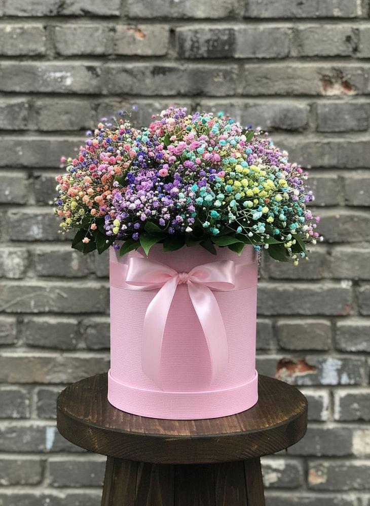 Цветочная композиция из Гипсофила и Розы в шляпной коробке в Гайдуке