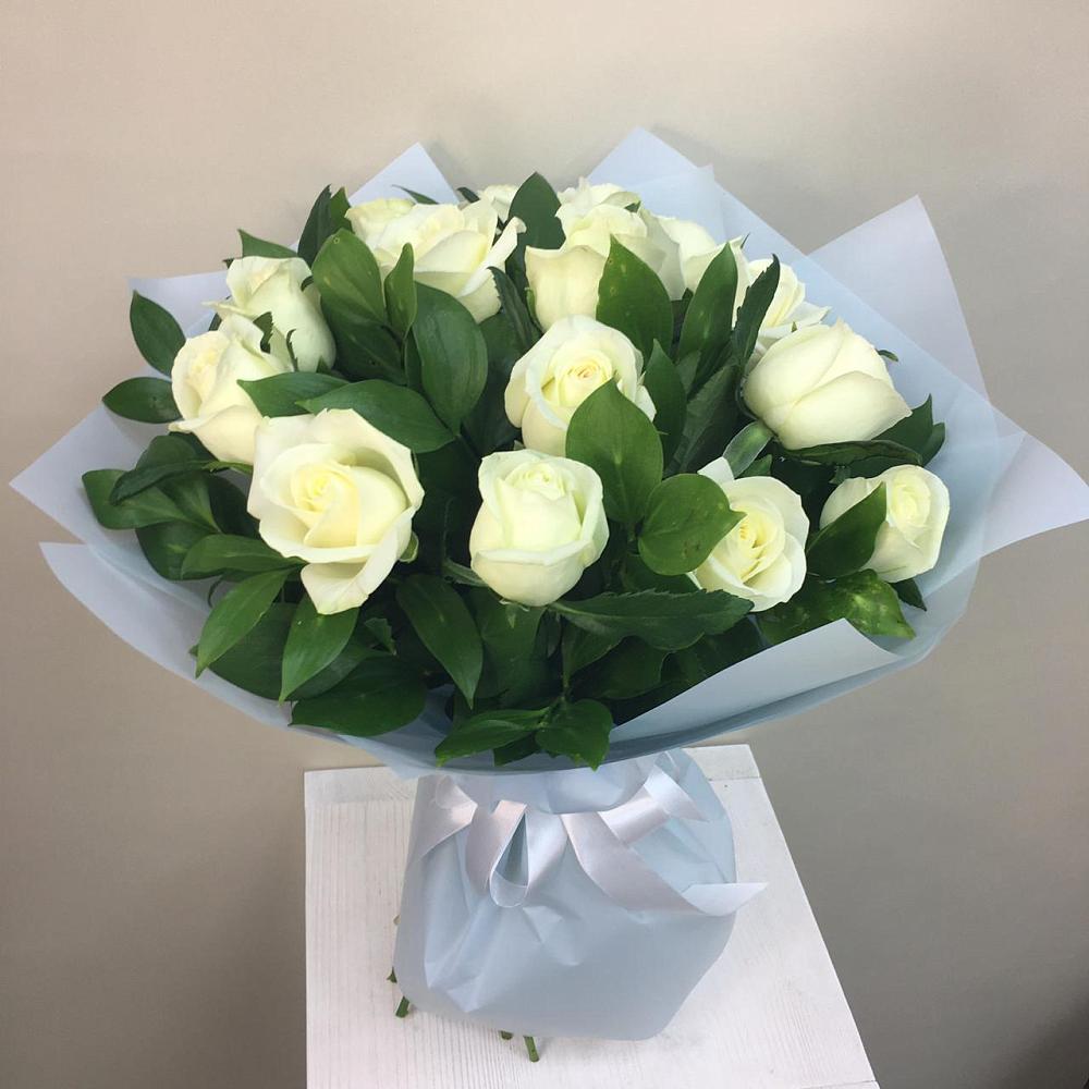 Букет 15 Белых роз Проуд в Гайдуке