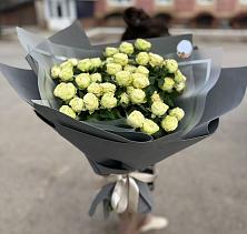 Букет Белые кустовые розы Солинеро в Гайдуке