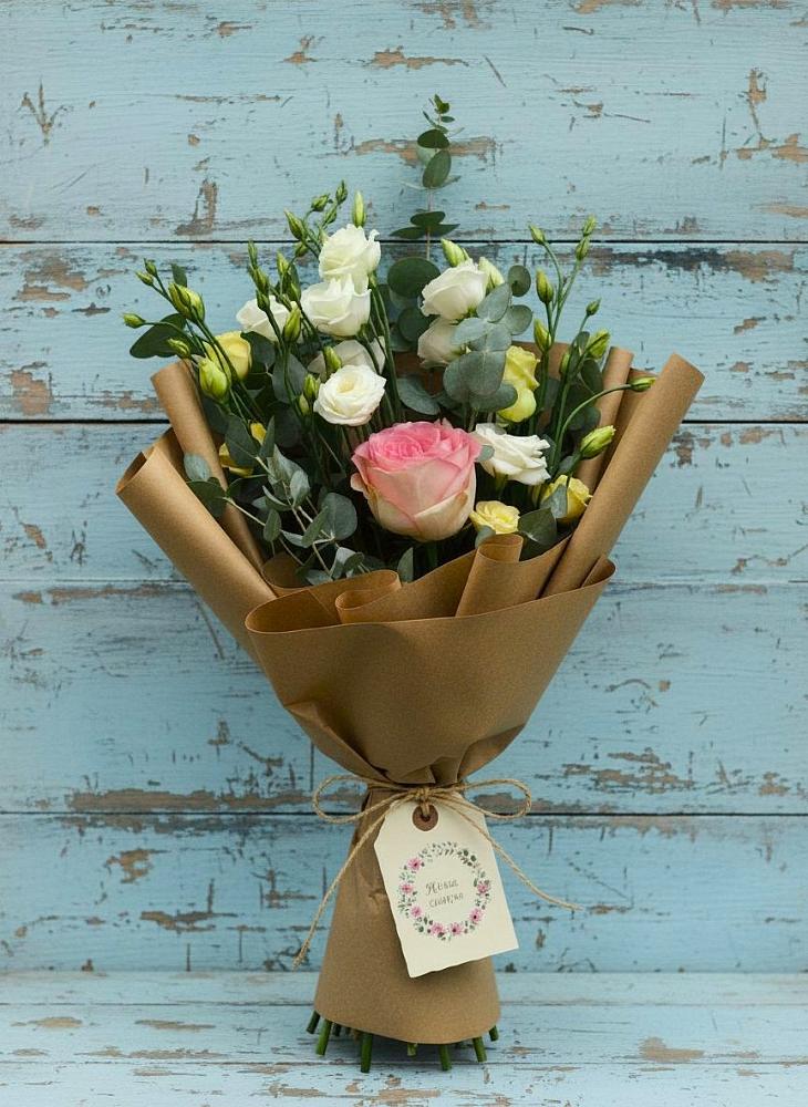 Букет цветов из: Розы и Лизиантусы в Гайдуке