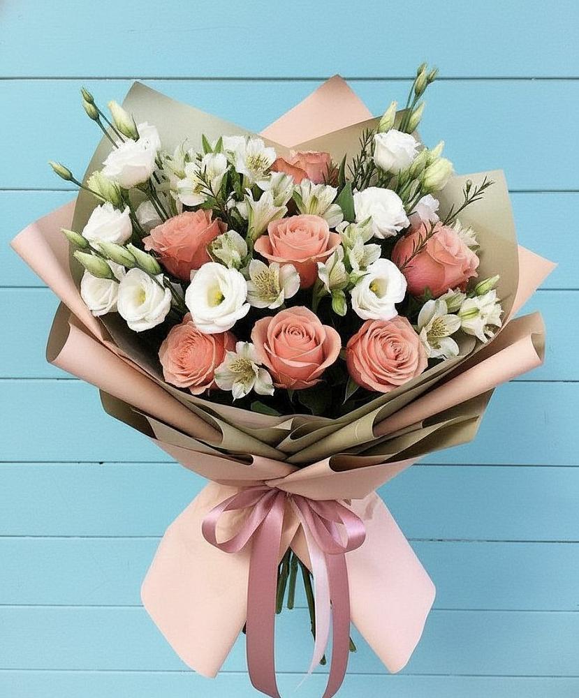 Букет цветов из: Розы, Альстромерии и Лизиантусы в Гайдуке