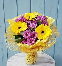 Букет цветов из:  Хризантемы и Герберы в Гайдуке
