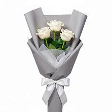 Букет 3 белые розы в Гайдуке