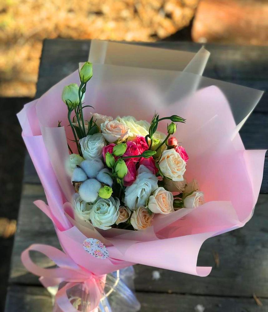 Букет цветов из: Розы и Лизиантусы в Гайдуке