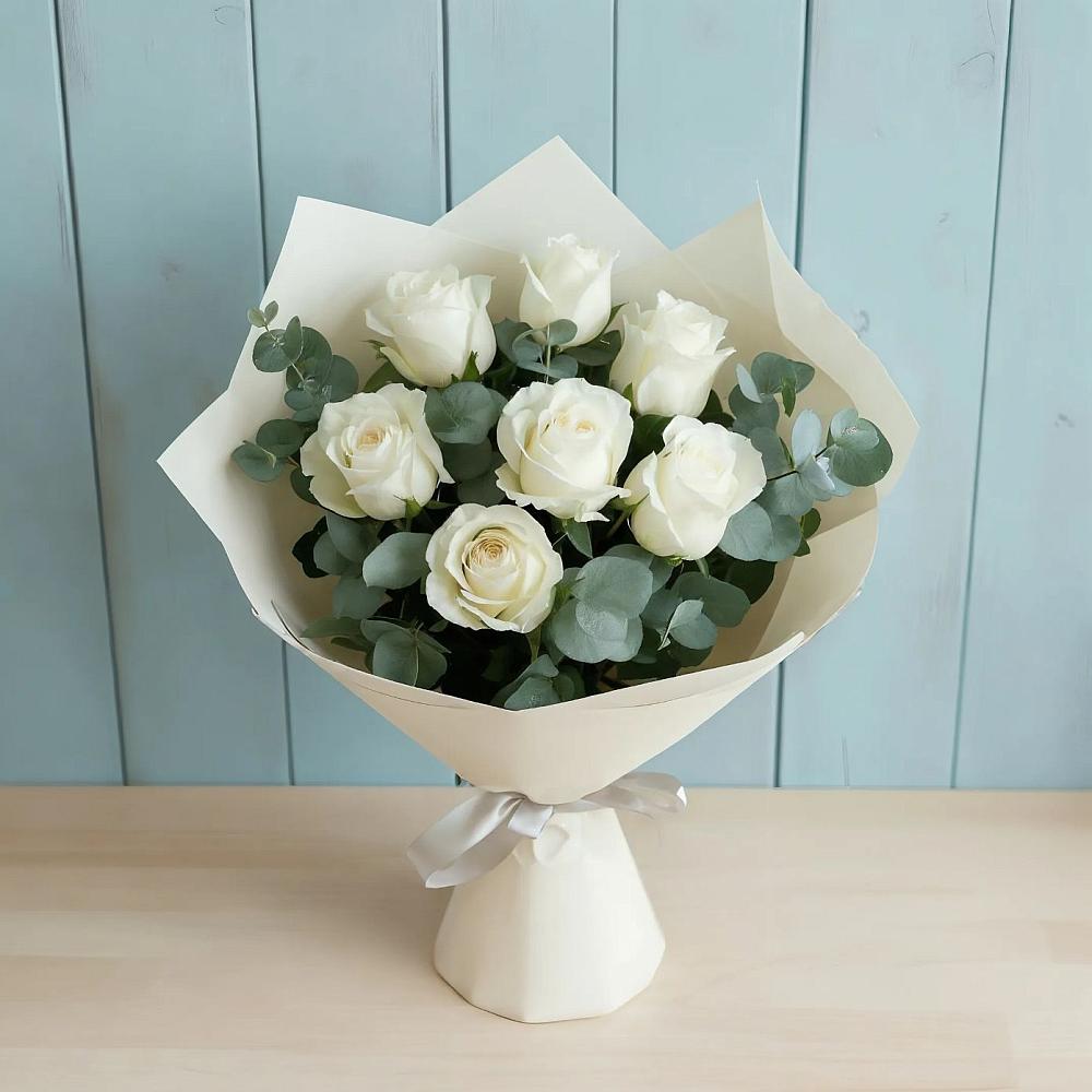 Букет Белые розы в Эвкалипте в Гайдуке
