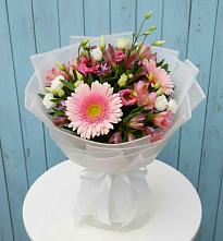 Букет цветов из:  Герберы, Альстромерии и Лизиантусы в Гайдуке