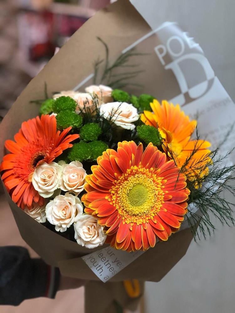 Букет цветов из: Герберы, Хризантемы и Розы в Гайдуке