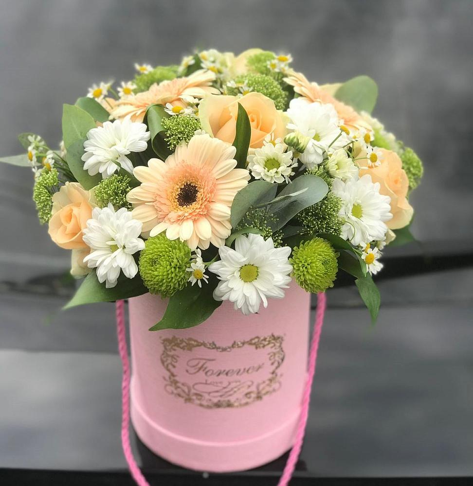 Цветочная композиция из Розы, Герберы и Хризантемы в шляпной коробке в Гайдуке