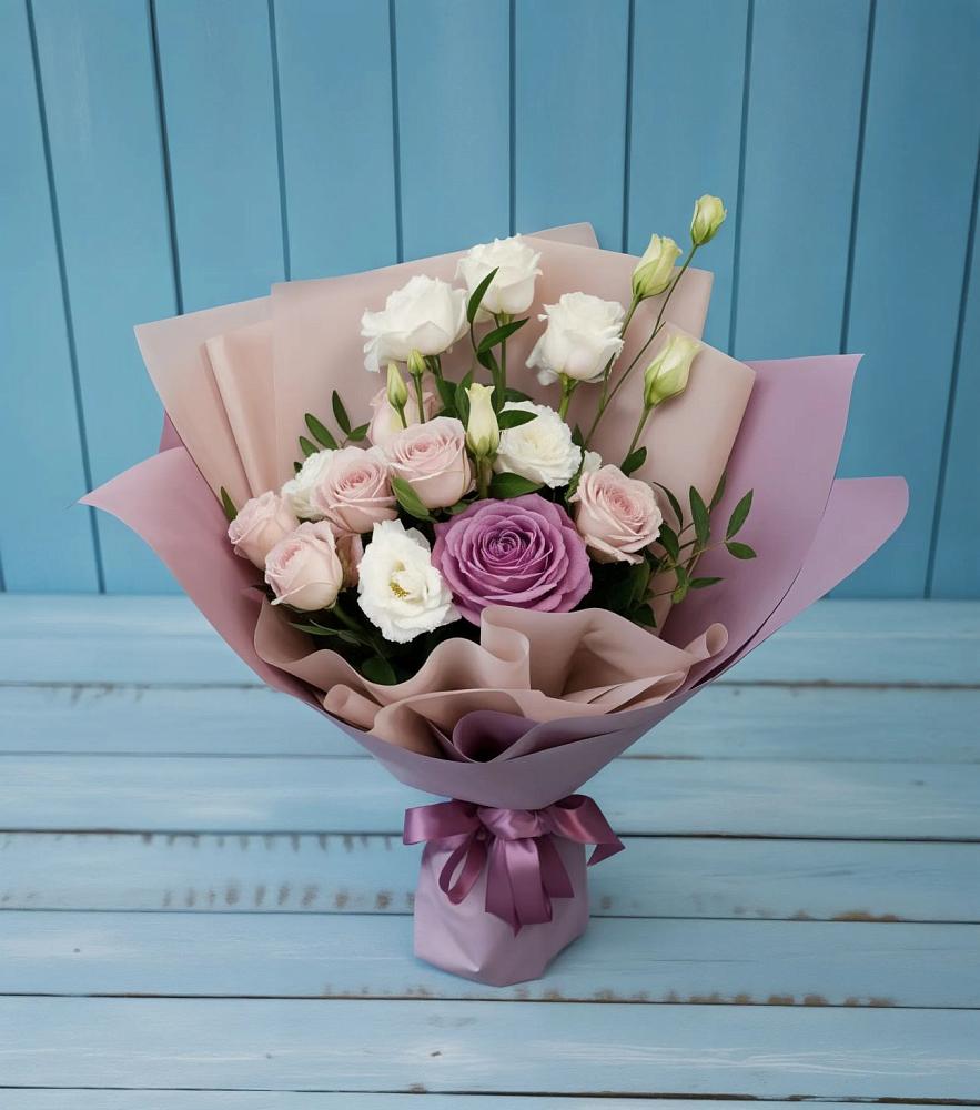 Букет цветов из: Розы и Лизиантусы в Гайдуке